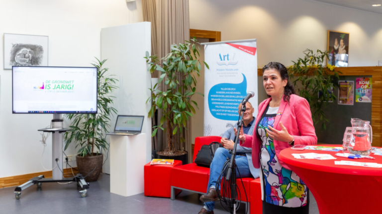 Opening diversiteitsweek 2023 door Michelinne Paffen, Wethouder Gemeente Amersfoort Expositie tijdens Diversiteitsweek Amersfoort - De grondwet is Jarig